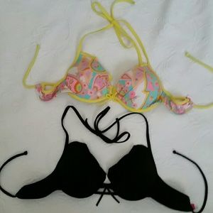 2 Victoria's Secret bikini tops EUC 32 a&b